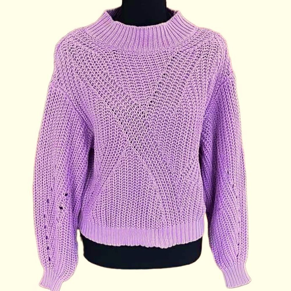New without tags BP Traveling Stitch Crop Lilac
Sweater, size XS - Picture 2 of 7